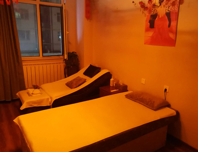 养身以静，养心以净，YuYu养生馆伴您健康同行”：以宁静的环境和纯净的服务，为您的健康保驾护航